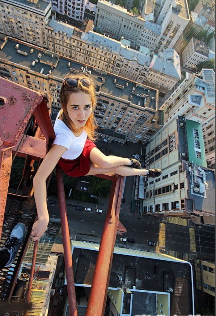 Elle prend les selfies les plus dangereux au monde Elle prend les selfies les plus dangereux au monde