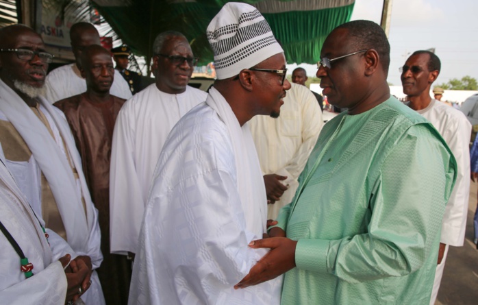 MACKY BIEN ACCUEILLI CHEZ LE KHALIFE - Le Chef de l'État réitère ses engagements pour Touba MACKY BIEN ACCUEILLI CHEZ LE KHALIFE - Le Chef de l'État réitère ses engagements pour Touba