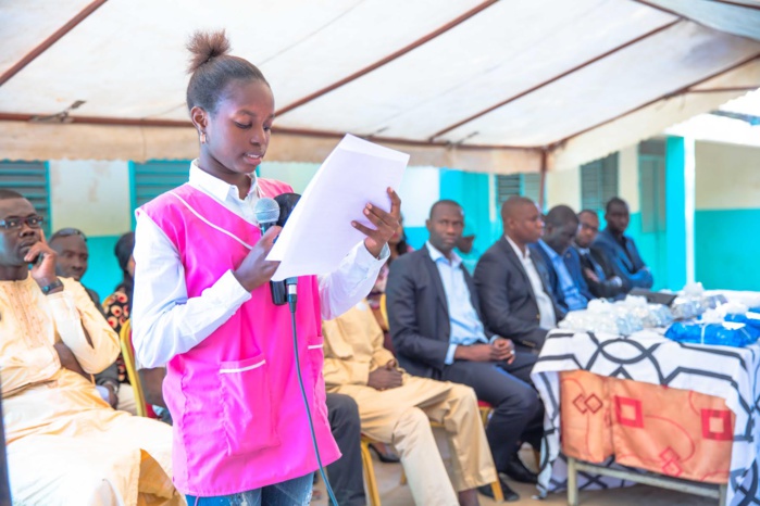 Cheikh Bakhoum prime les meilleurs élèves de Grand-Yoff Cheikh Bakhoum prime les meilleurs élèves de Grand-Yoff