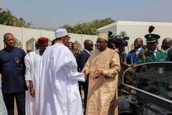Réunion Extraordinaire à Abuja : La CEDEAO cherche une solution pacifique sur la Gambie Réunion Extraordinaire à Abuja : La CEDEAO cherche une solution pacifique sur la Gambie