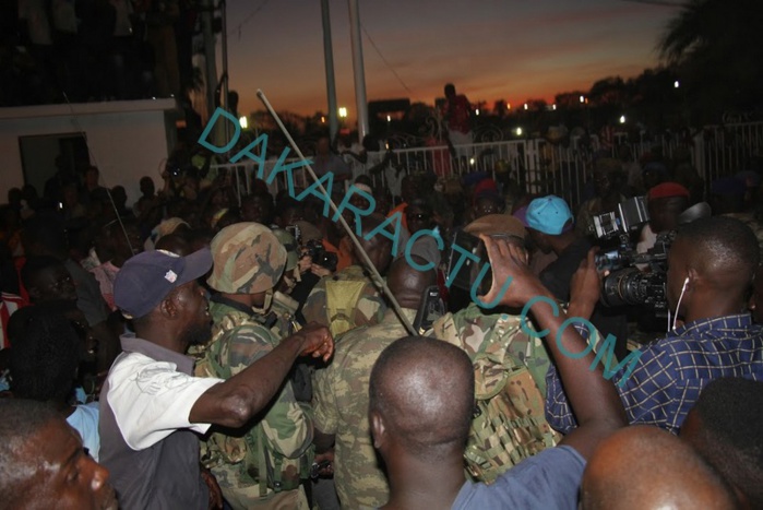  GAMBIE : L'accès au palais présidentiel refusé aux soldats sénégalais de la Cedeao ...(Photos)