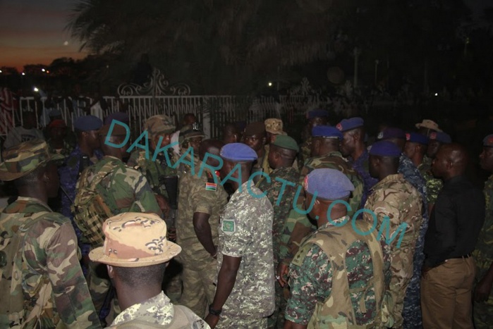  GAMBIE : L'accès au palais présidentiel refusé aux soldats sénégalais de la Cedeao ...(Photos)