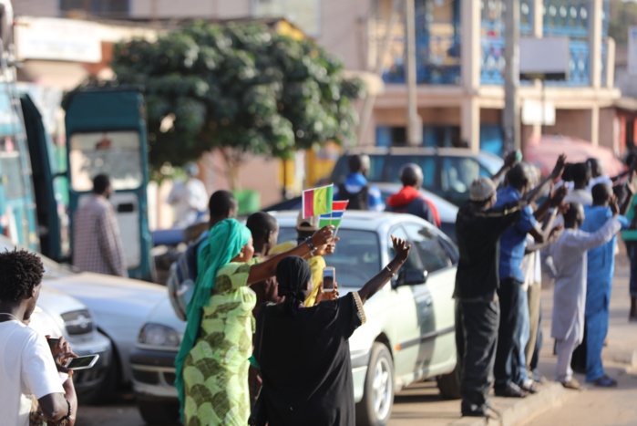 FETE NATIONALE : Les images de l'arrivée du Président Macky Sall en Gambie