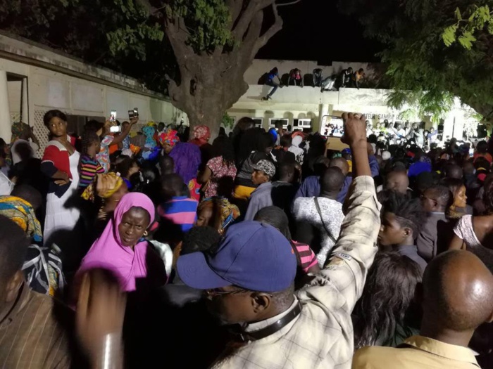 Bamba Fall libéré, ses partisans prennent d'assaut son domicile (IMAGES)