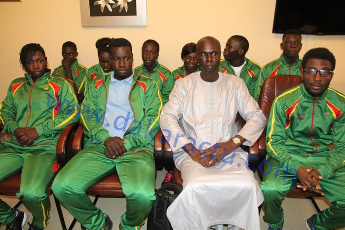 Suite à leur sacre au championnat d’Afrique : Alioune Sarr reçoit les “Lions” du Karaté et leur offre une enveloppe de 500 000 FCFA