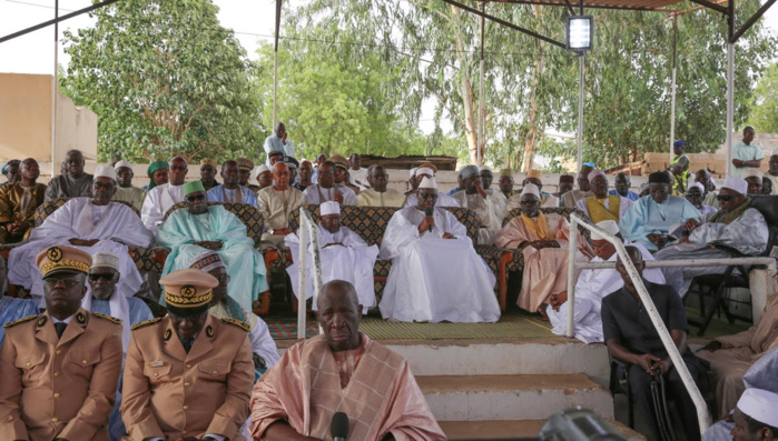PIRE : Le président Macky Sall a présenté ses condoléances à la famille de Serigne Moustapha Sy (IMAGES) PIRE : Le président Macky Sall a présenté ses condoléances à la famille de Serigne Moustapha Sy (IMAGES)