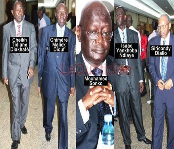 Faut-il empêcher la candidature de Wade ou la laisser à l’appréciation des cinq sages ? (Par Cheikh Yérim Seck) Faut-il empêcher la candidature de Wade ou la laisser à l’appréciation des cinq sages ? (Par Cheikh Yérim Seck)