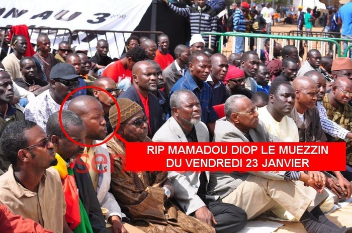 Les étudiants se sont fait rabrouer par les adultes du M23 aux obsèques de Mamadou Diop.
