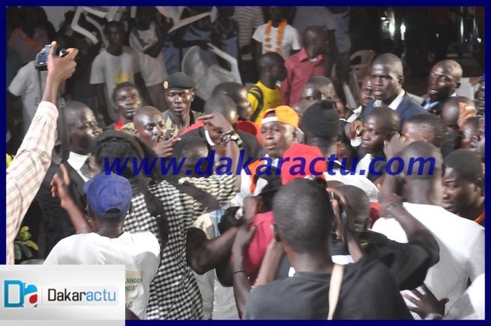 Le face-à-face entre Modou Lô et Gris Bordeaux se termine dans la bagarre entre supporters des deux camps (PHOTOS)