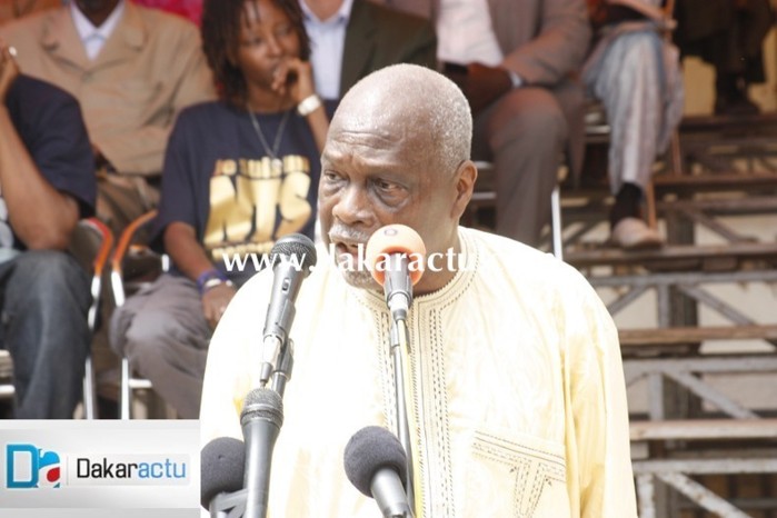 Le doyen Amath Dansokho à la place de l'Indépendance pour commémorer l'anniversaire du 23 juin 2011