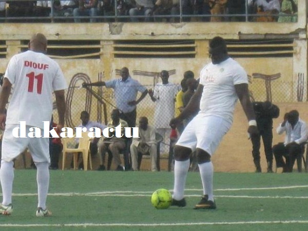 Balla Gaye 2 range son ''nguimb'' pour enfiler des godasses
