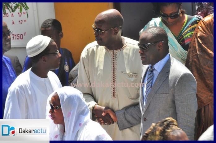 Le procureur Ousmane Diagne a assisté à la levée du corps de la mère de Bara Tall (PHOTOS) Le procureur Ousmane Diagne a assisté à la levée du corps de la mère de Bara Tall (PHOTOS)