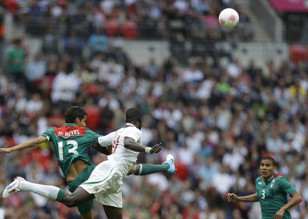 En images: le premier but mexicain contre le Sénégal 