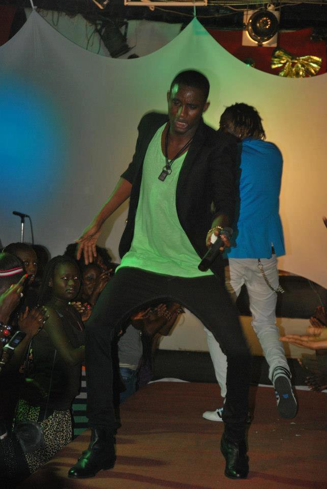 Après avoir essuyé les critiques, Waly Seck soigne enfin sa présentation.