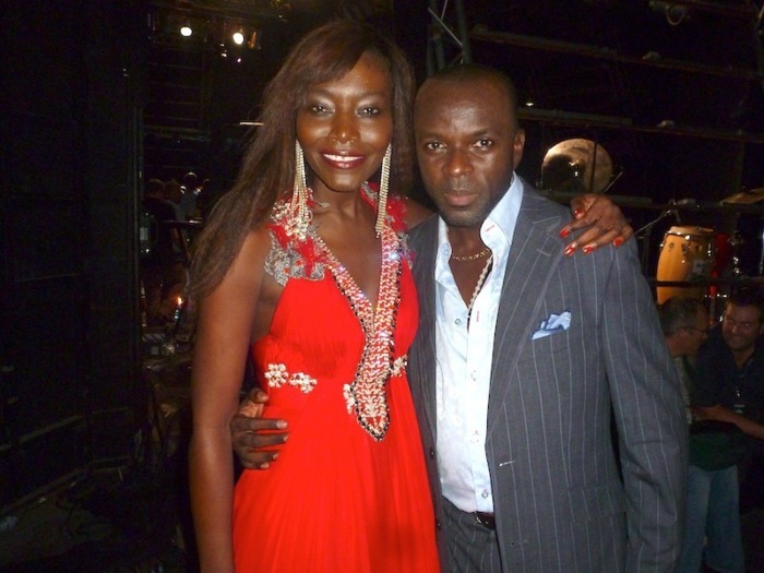 Coumba Gawlo et l'animateur Yves de Mbella