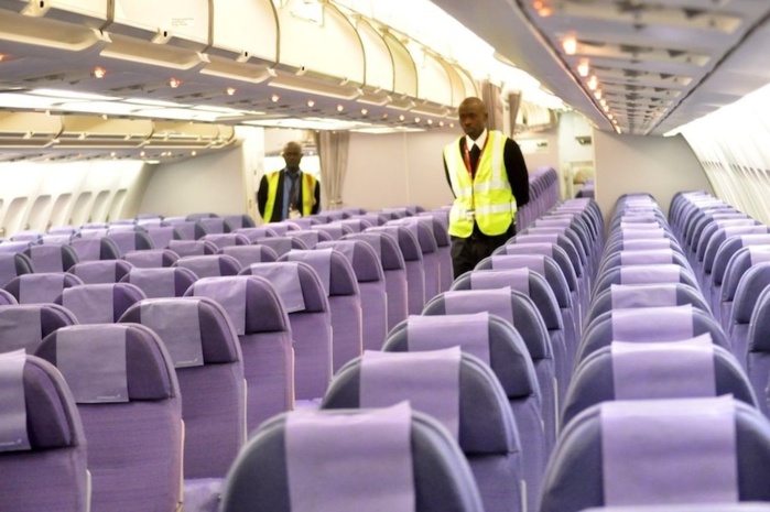 Visite guidée de l'A330-300 de Corsair International à Dakar le 12 Février 2013 (PHOTOS) Visite guidée de l'A330-300 de Corsair International à Dakar le 12 Février 2013 (PHOTOS)