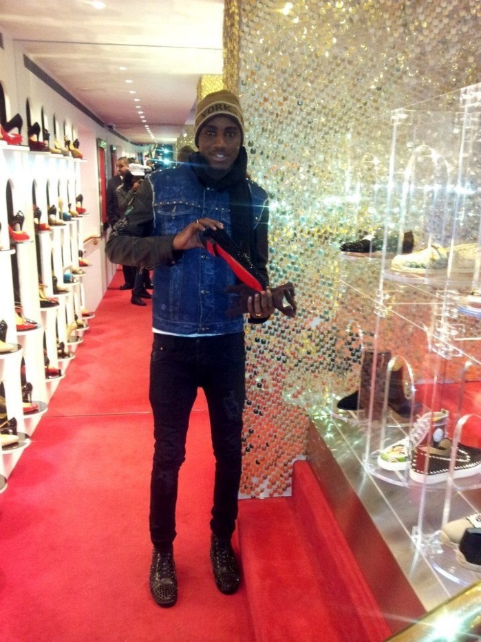 Waly Seck aux USA, à la boutique Christian Louboutin Waly Seck aux USA, à la boutique Christian Louboutin