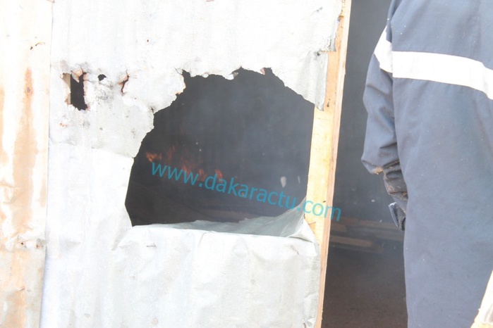 Incendie près du Cices  Près d’une dizaine de baraques réduites en cendres (IMAGES)