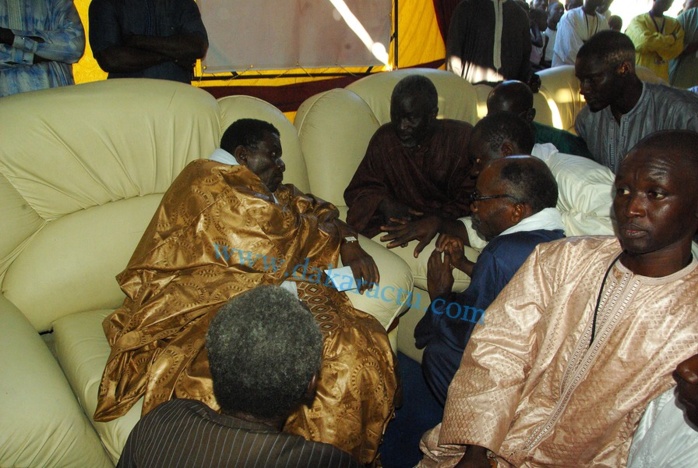 Serigne Bass Abdoul Khadre chez Cheikh Béthio Thioune pour lui présenter ses condoléances