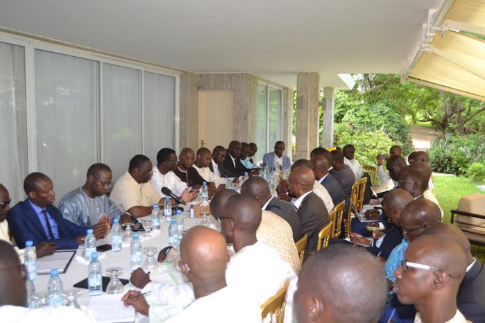 EXCLUSIF DAKARACTU/Audience entre le président Macky Sall et les directeurs généraux : Les dessous d’une rencontre au palais, entre révélations, colère et mises en garde EXCLUSIF DAKARACTU/Audience entre le président Macky Sall et les directeurs généraux : Les dessous d’une rencontre au palais, entre révélations, colère et mises en garde