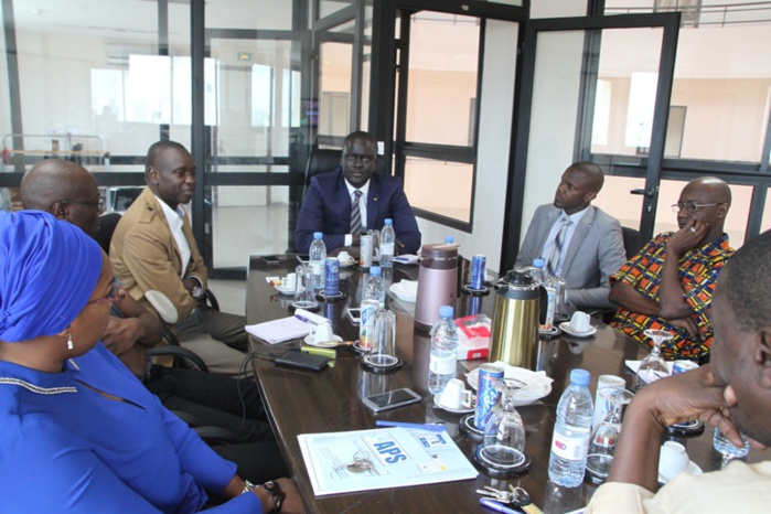 Le Directeur de l’ADIE pour « le désenclavement numérique du Sénégal » Le Directeur de l’ADIE pour « le désenclavement numérique du Sénégal »