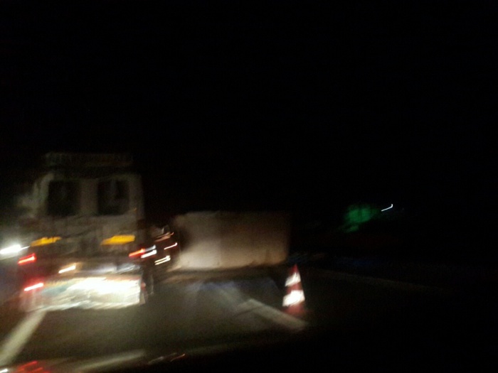 IMAGES : Un camion s'est renversé sur l'autoroute à péage