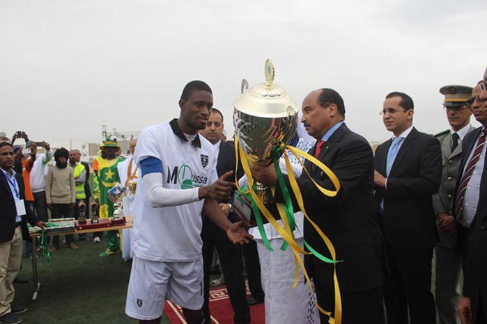 Le président mauritanien montre sa toute-puissance lors d’un match de football