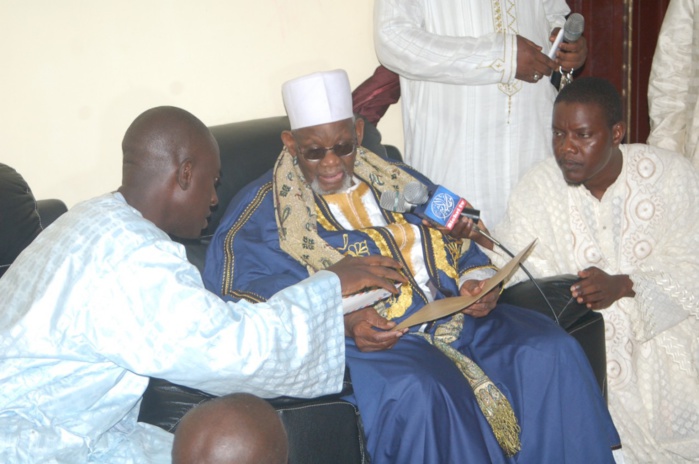 L’Association Islamique pour servir le Soufisme (A.I.S) en lutte contre la dépravation des mœurs, l’extrémisme religieux et la violence L’Association Islamique pour servir le Soufisme (A.I.S) en lutte contre la dépravation des mœurs, l’extrémisme religieux et la violence