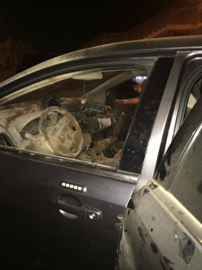 Réunion PDS : La voiture de Bachir Diawara calcinée Réunion PDS : La voiture de Bachir Diawara calcinée