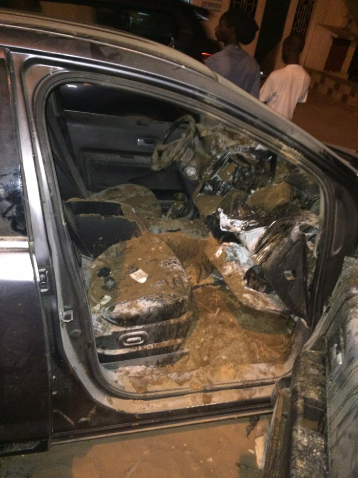 Réunion PDS : La voiture de Bachir Diawara calcinée Réunion PDS : La voiture de Bachir Diawara calcinée