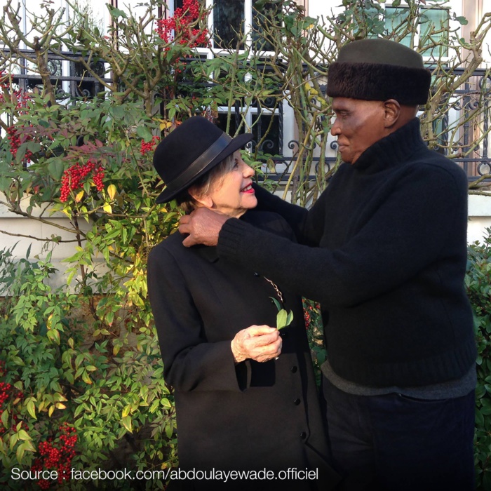 L'ancien Président de la République Me Abdoulaye Wade en toute complicité avec son épouse Viviane L'ancien Président de la République Me Abdoulaye Wade en toute complicité avec son épouse Viviane