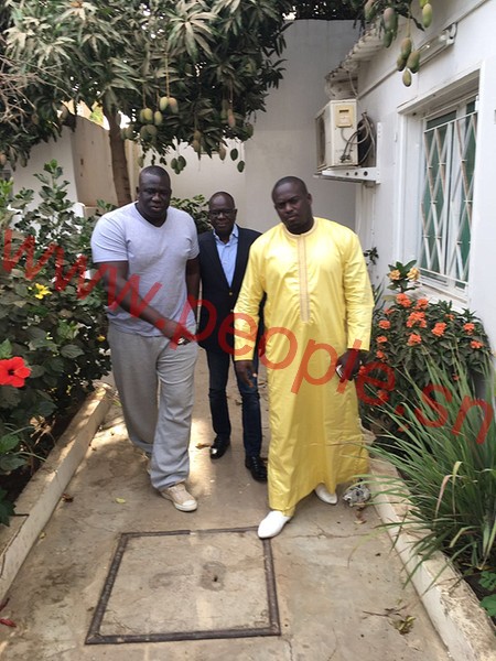 Aziz N'diaye a conclu le combat Yékini/Lac De Guiers II (IMAGES) Aziz N'diaye a conclu le combat Yékini/Lac De Guiers II (IMAGES)