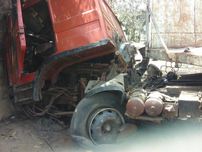 Grave accident sur l'autoroute : des camions gros porteurs qui faisaient la course causent plusieurs blessés Grave accident sur l'autoroute : des camions gros porteurs qui faisaient la course causent plusieurs blessés