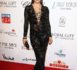 Eva Longoria rigole de son problème de garde-robe et remet sa culotte