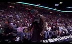 Lebron James fait pleurer deux enfants (vidéo)