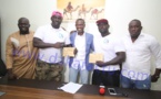 [VIDEO] PREMIÈRE ÉDITION DRAPEAU DAKARACTU : Après une visite de nos locaux, les lutteurs Baye Mandione et King Kong financièrement appuyés