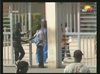 Barthélemy Dias arrive au tribunal escorté par le GIGN (VIDEO)