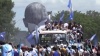 Les joueurs argentins et les supporters célèbrent leur sacre pendant la parade