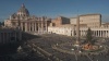 Images de la place Saint-Pierre après l'annonce de la mort de l'ancien pape Benoît XVI