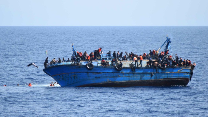 Près de 6500 migrants secourus en une journée au large de la Libye, selon les gardes-côtes italiens