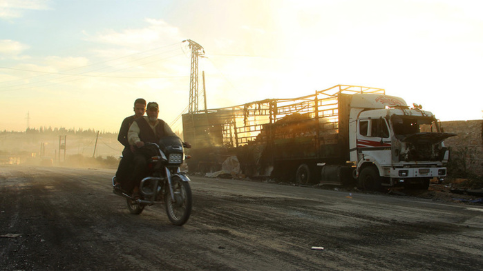 Syrie : un drone russe repère des djihadistes à proximité du convoi humanitaire incendié (VIDEO) Syrie : un drone russe repère des djihadistes à proximité du convoi humanitaire incendié (VIDEO)