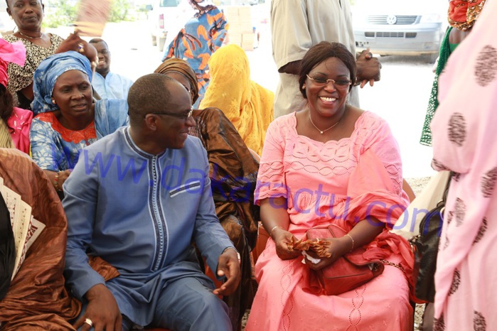 YOFF : En bonne humaniste, Marième Faye Sall soigne, nourrit et soulage les populations (IMAGES ) YOFF : En bonne humaniste, Marième Faye Sall soigne, nourrit et soulage les populations (IMAGES )