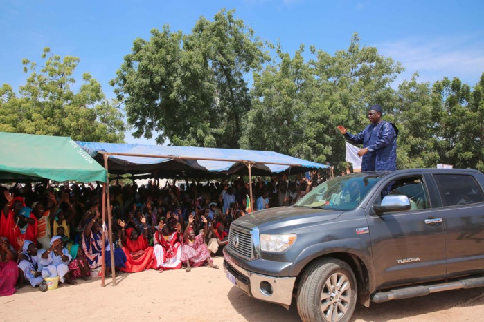 TOURNÉE ÉCONOMIQUE : ACCUEIL POPULAIRE ET VISITE DES CHAMPS DE KAOLACK ET KAFFRINE POUR LE PRÉSIDENT TOURNÉE ÉCONOMIQUE : ACCUEIL POPULAIRE ET VISITE DES CHAMPS DE KAOLACK ET KAFFRINE POUR LE PRÉSIDENT