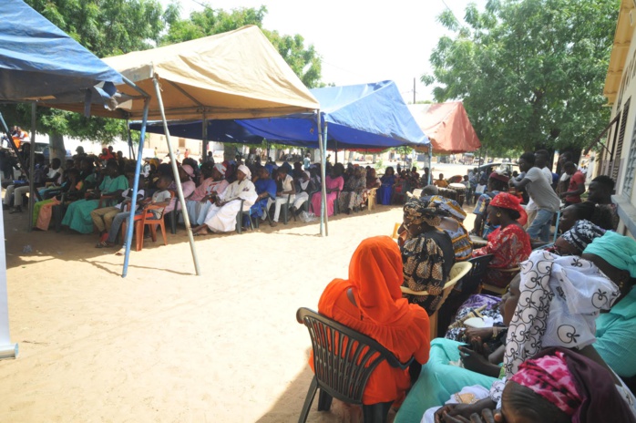 ANNÉE SCOLAIRE : Ousmane Cissé procure des dons aux populations de Kébémer ANNÉE SCOLAIRE : Ousmane Cissé procure des dons aux populations de Kébémer