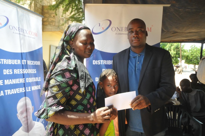 ANNÉE SCOLAIRE : Ousmane Cissé procure des dons aux populations de Kébémer ANNÉE SCOLAIRE : Ousmane Cissé procure des dons aux populations de Kébémer