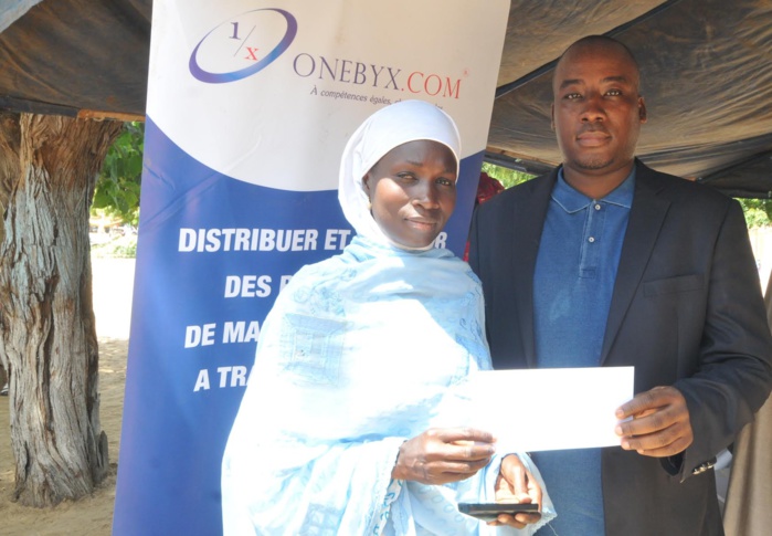 ANNÉE SCOLAIRE : Ousmane Cissé procure des dons aux populations de Kébémer ANNÉE SCOLAIRE : Ousmane Cissé procure des dons aux populations de Kébémer