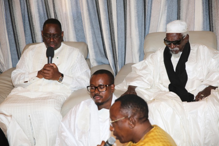 TOUBA - Le Khalife et le Président de la République honorent la prière du crépuscule TOUBA - Le Khalife et le Président de la République honorent la prière du crépuscule