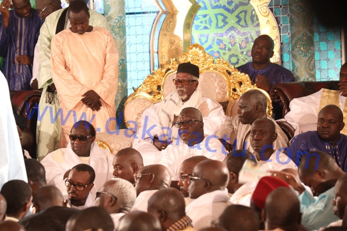 TOUBA - Le Khalife exhorte les Mbacké-Mbacké à aller étudier, corrige les détracteurs des tarikhas, montre la voie à suivre à l'État, dénonce la violence et encourage le dialogue politique TOUBA - Le Khalife exhorte les Mbacké-Mbacké à aller étudier, corrige les détracteurs des tarikhas, montre la voie à suivre à l'État, dénonce la violence et encourage le dialogue politique