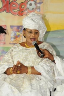 Aïda Mbodj à la cérémonie officielle : " Serigne Bass Abdou Khadre est un érudit hors pair et nous lui souhaitons une très longue vie " Aïda Mbodj à la cérémonie officielle : " Serigne Bass Abdou Khadre est un érudit hors pair et nous lui souhaitons une très longue vie "