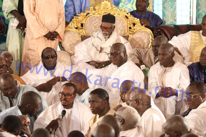 Serigne Bassirou Mbacké parle des accidents sur les routes du Magal, des meurtres au Sénégal et l'inscription pour obtenir la carte d'identité biométrique Serigne Bassirou Mbacké parle des accidents sur les routes du Magal, des meurtres au Sénégal et l'inscription pour obtenir la carte d'identité biométrique